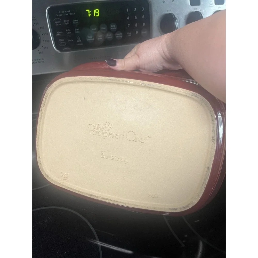 Pampered Chef Stoneware Deep Covered Baker Cranberry w/Lid Item #1321 EUC